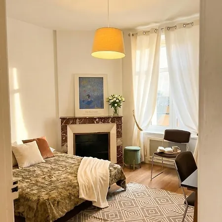 Peaceful Haven In Houssonville, 2 Quiet Bedrooms アパート